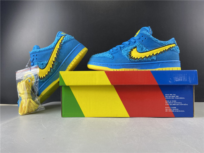Grateful Dead x Nike SB Dunk Low “Blue Bear” CJ5378-400