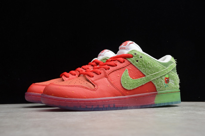 Nike SB Dunk low Strawberry Cough CW7903-601