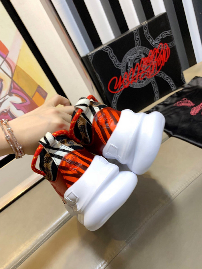 VER DESIGNER SNEAKERS