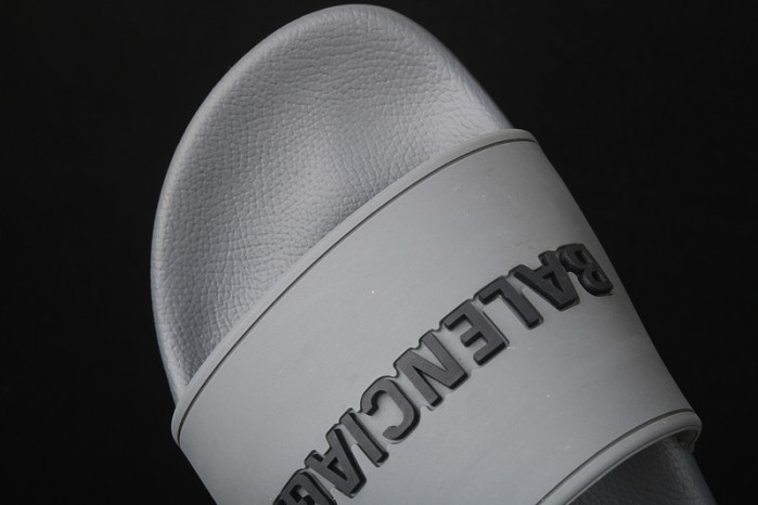 BLEN DESIGNER SLIPPERS