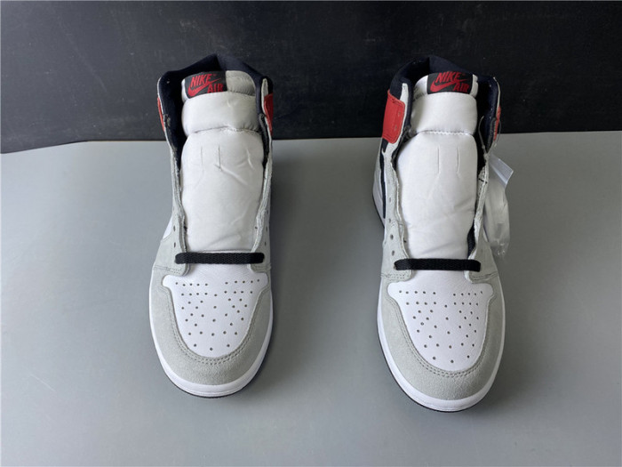Jordan 1 Retro High Light Smoke Grey 555088-126