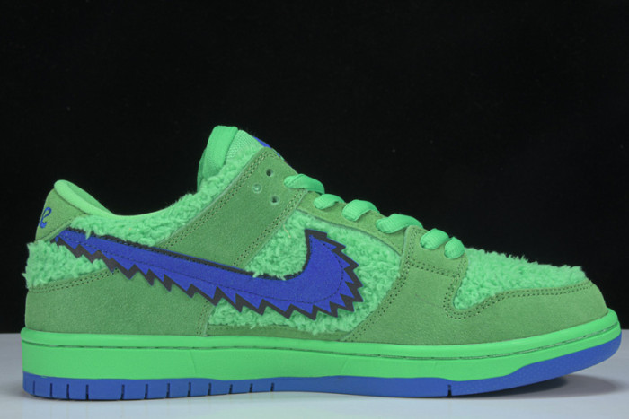 Grateful Dead x Nike SB Dunk Low “Green Bear” CJ5378-300