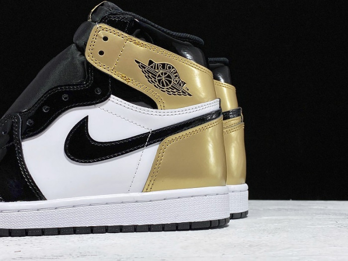 AIR JORDAN 1 RETRO HIGH OG NRG "GOLD TOE" 861428-007