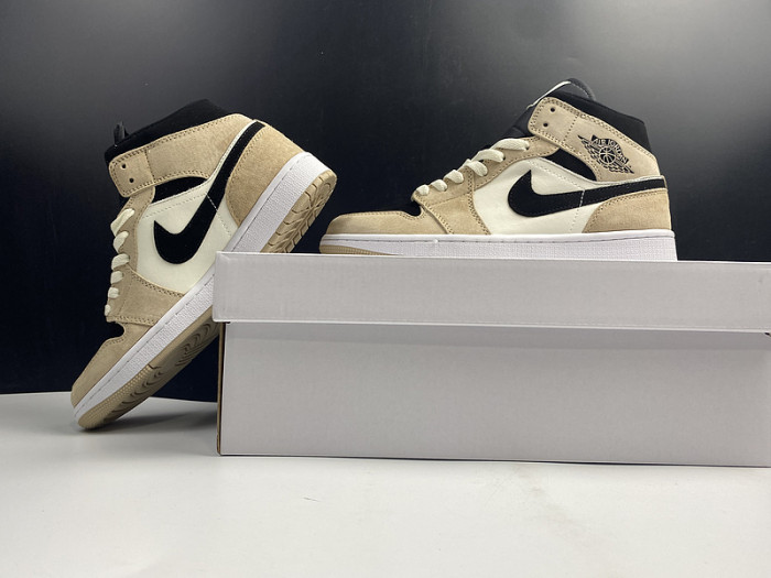 Jordan 1 Mid Barely Orange (W) BQ6472-800