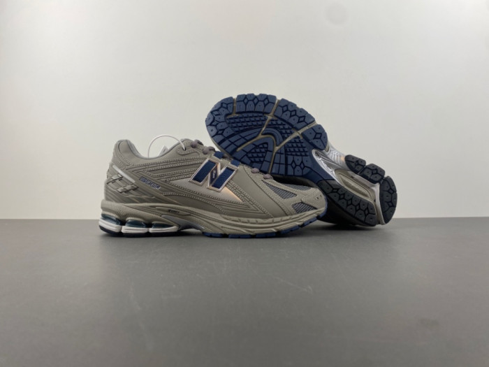 New Balance M1906RB