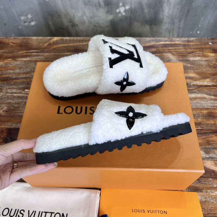 L&V SLIPPERS