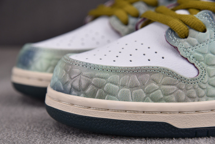 Alexis Sablone x Dunk Low SB 