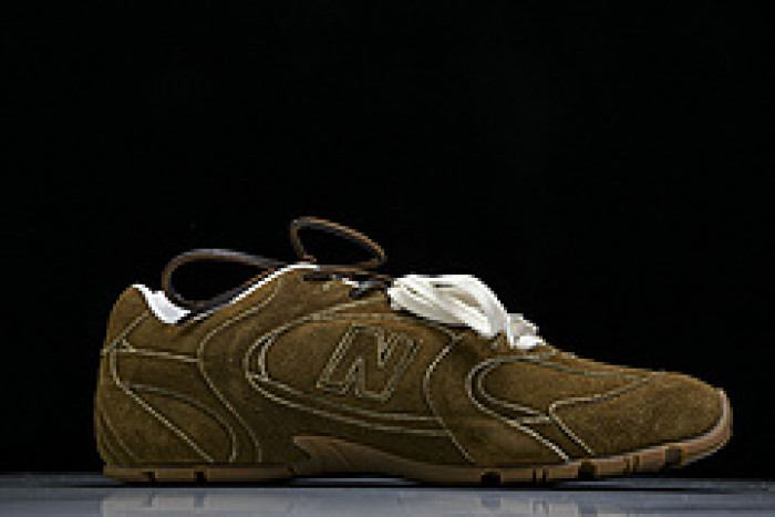 New Balance Miu