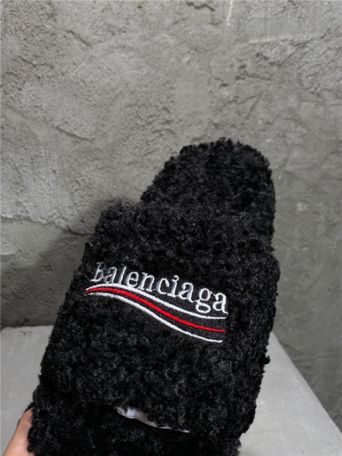 BLEN DESIGNER SLIPPERS