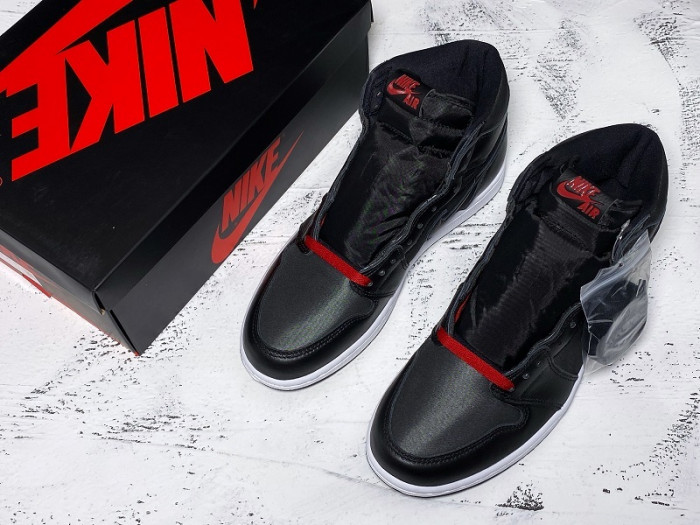 AIR JORDAN 1 SATIN BLACK GYM RED 555088-060