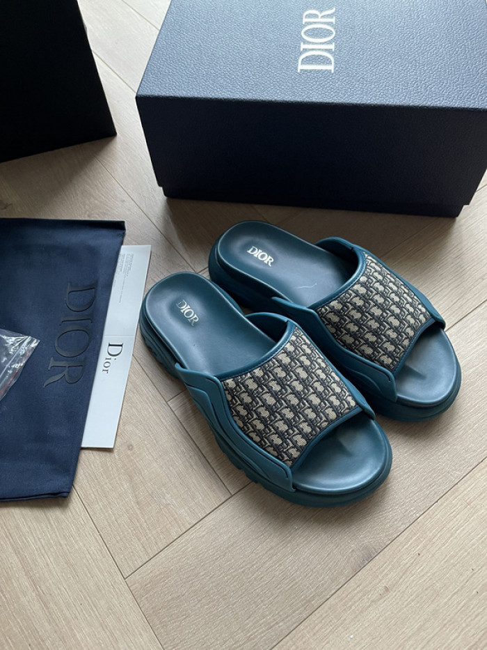 DO DESIGNER SLIPPERS