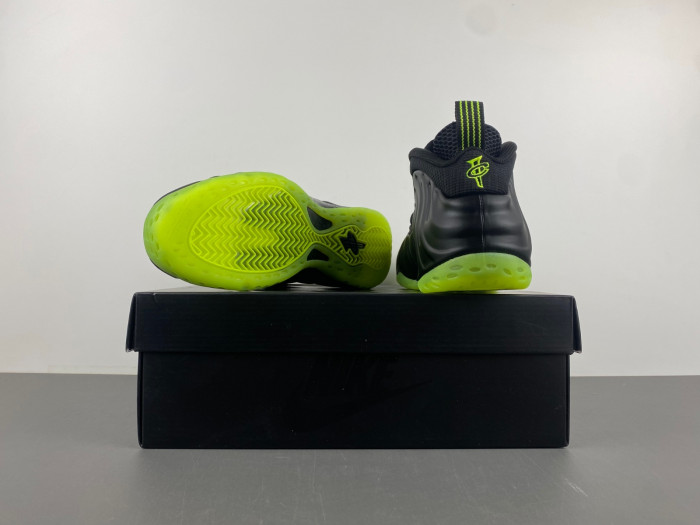 Nike Air Foamposite One “Volt” HF2902-001