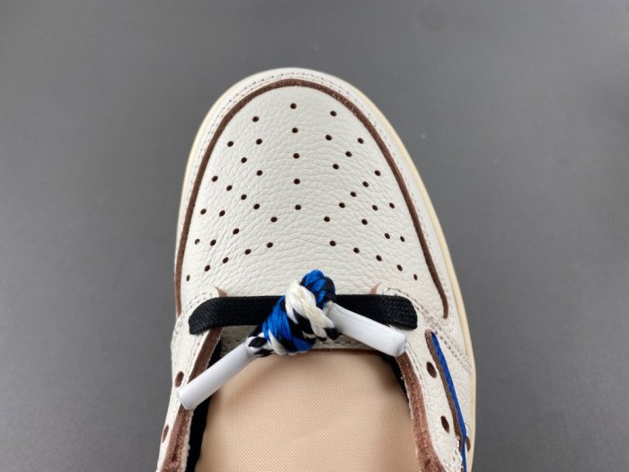 Fragment Design x Travis Scott Air Jordan 1 Low OG SP DM7866-104