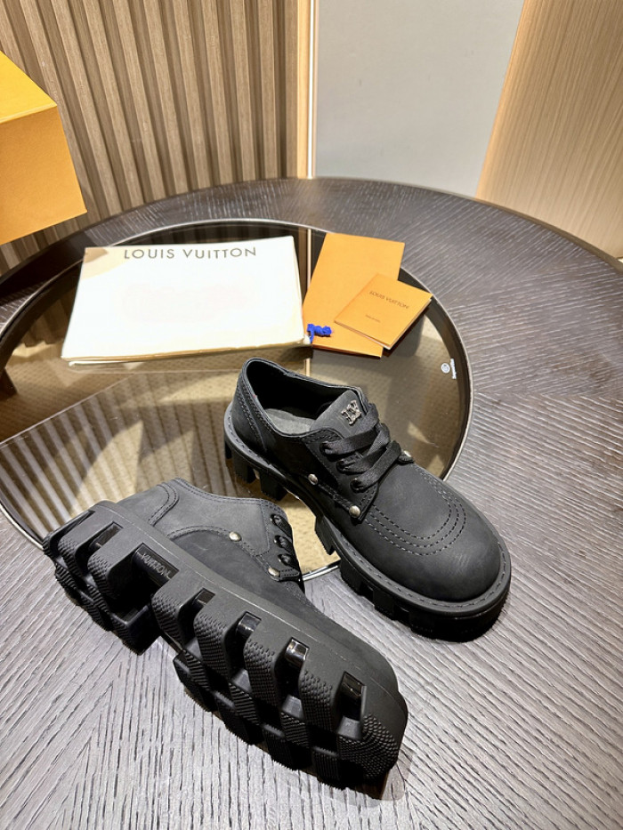 L&V SNEAKERS