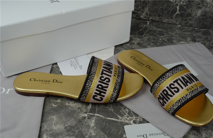 DO DESIGNER SLIPPERS