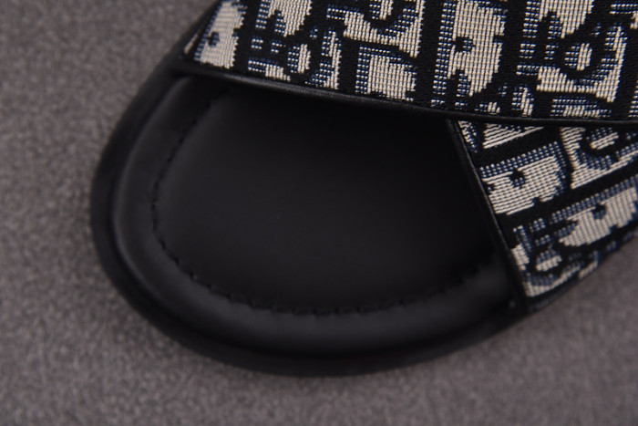 DO DESIGNER SLIPPERS