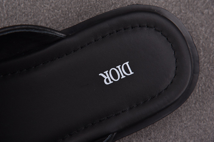 DO DESIGNER SLIPPERS