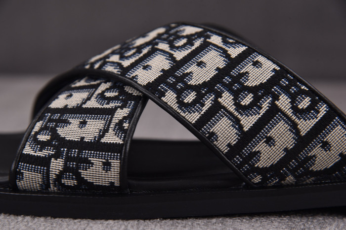 DO DESIGNER SLIPPERS