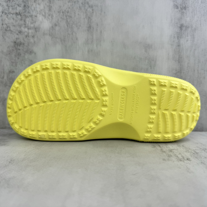 BLEN DESIGNER SLIPPERS