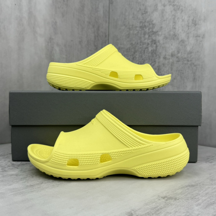 BLEN DESIGNER SLIPPERS