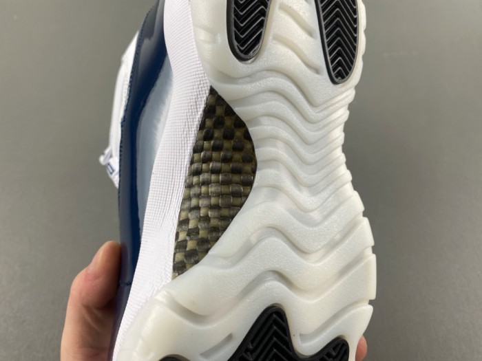 Air Jordan 11 LH0296-400