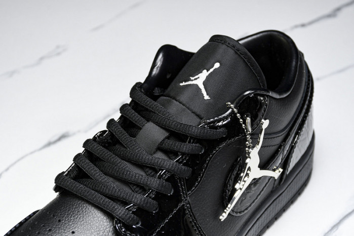 AIR JORDAN 1 HJ7743-010