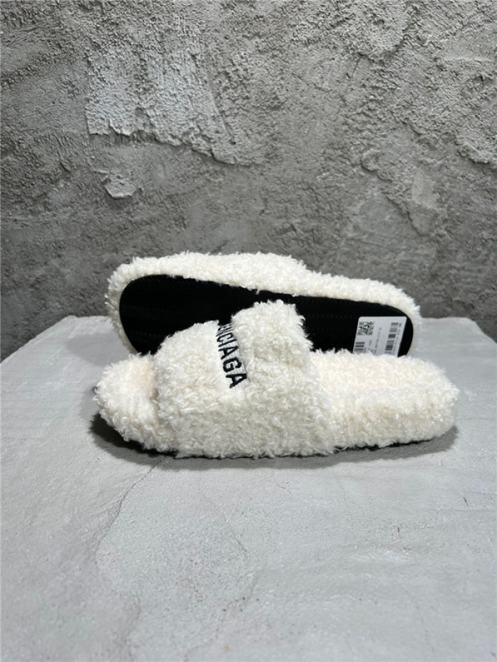 BLEN DESIGNER SLIPPERS