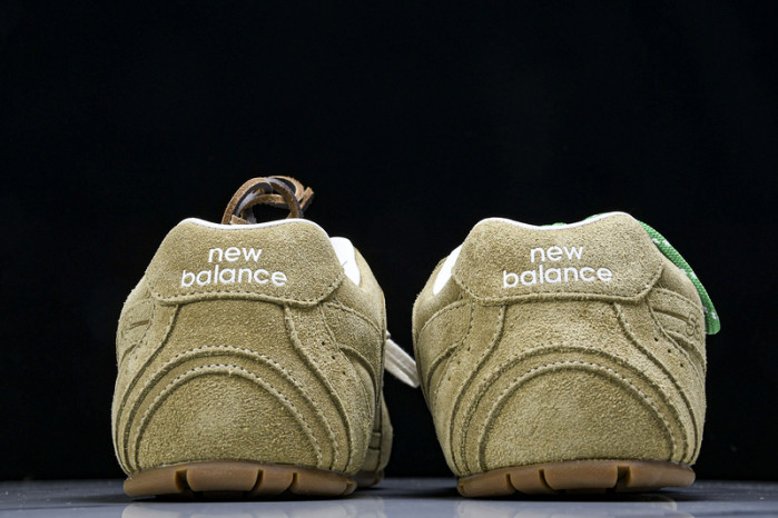 New Balance Mi­u