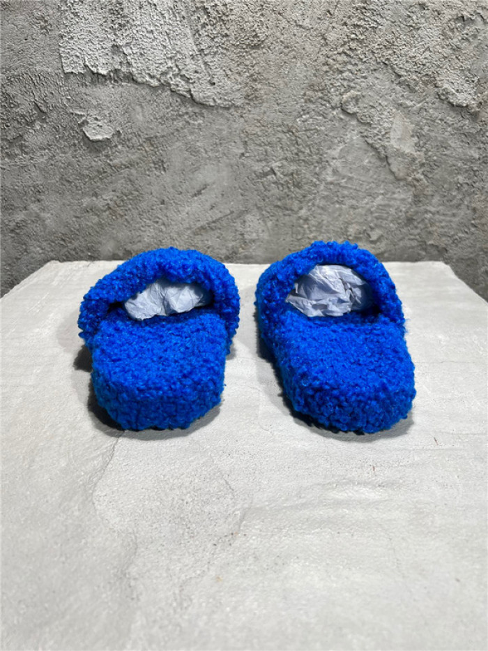 BLEN DESIGNER SLIPPERS
