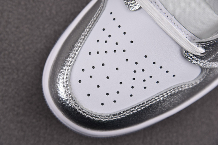 WMNS Air Jordan 1 Mid SE Metallic Silver FN5031-100