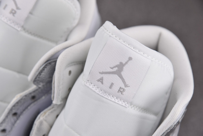 WMNS Air Jordan 1 Mid SE Metallic Silver FN5031-100