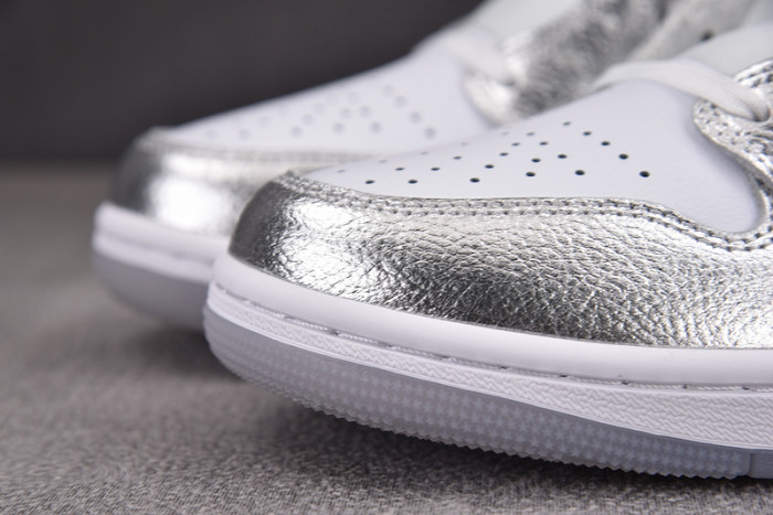 WMNS Air Jordan 1 Mid SE Metallic Silver FN5031-100