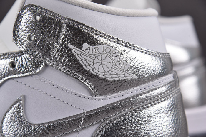 WMNS Air Jordan 1 Mid SE Metallic Silver FN5031-100