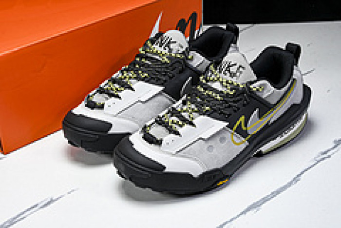 Sacai x Nike Zegamadome SP HQ8618 003