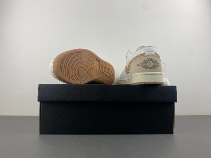 Air Jordan 1 Low ib8855-121