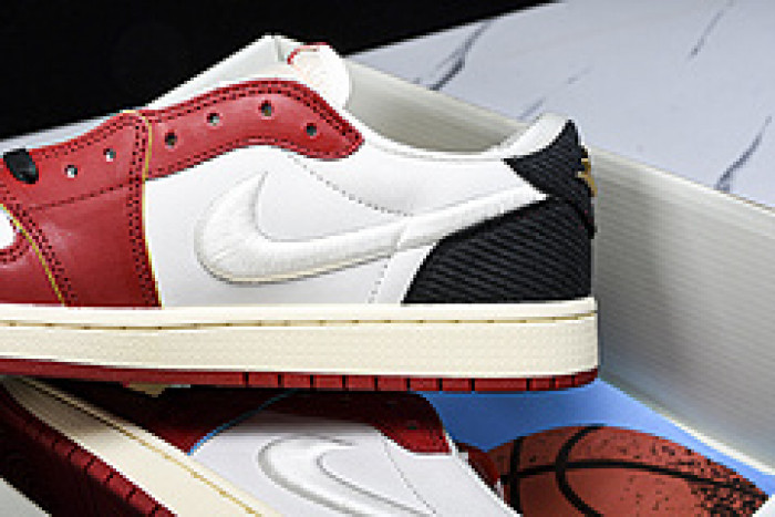 Trophy Room x Air Jordan 1 Low OG “Rookie Card: Home” HV6157-100